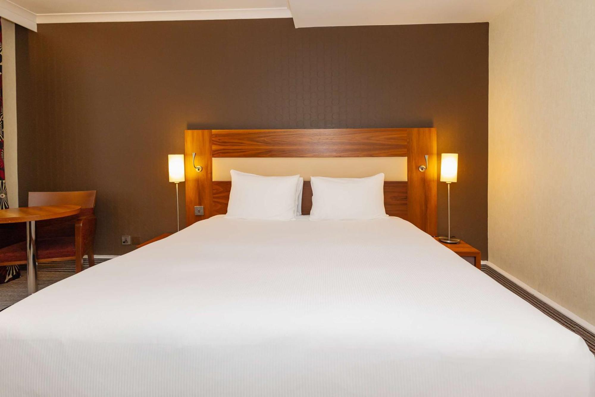 Готель Hilton London Olympia Екстер'єр фото