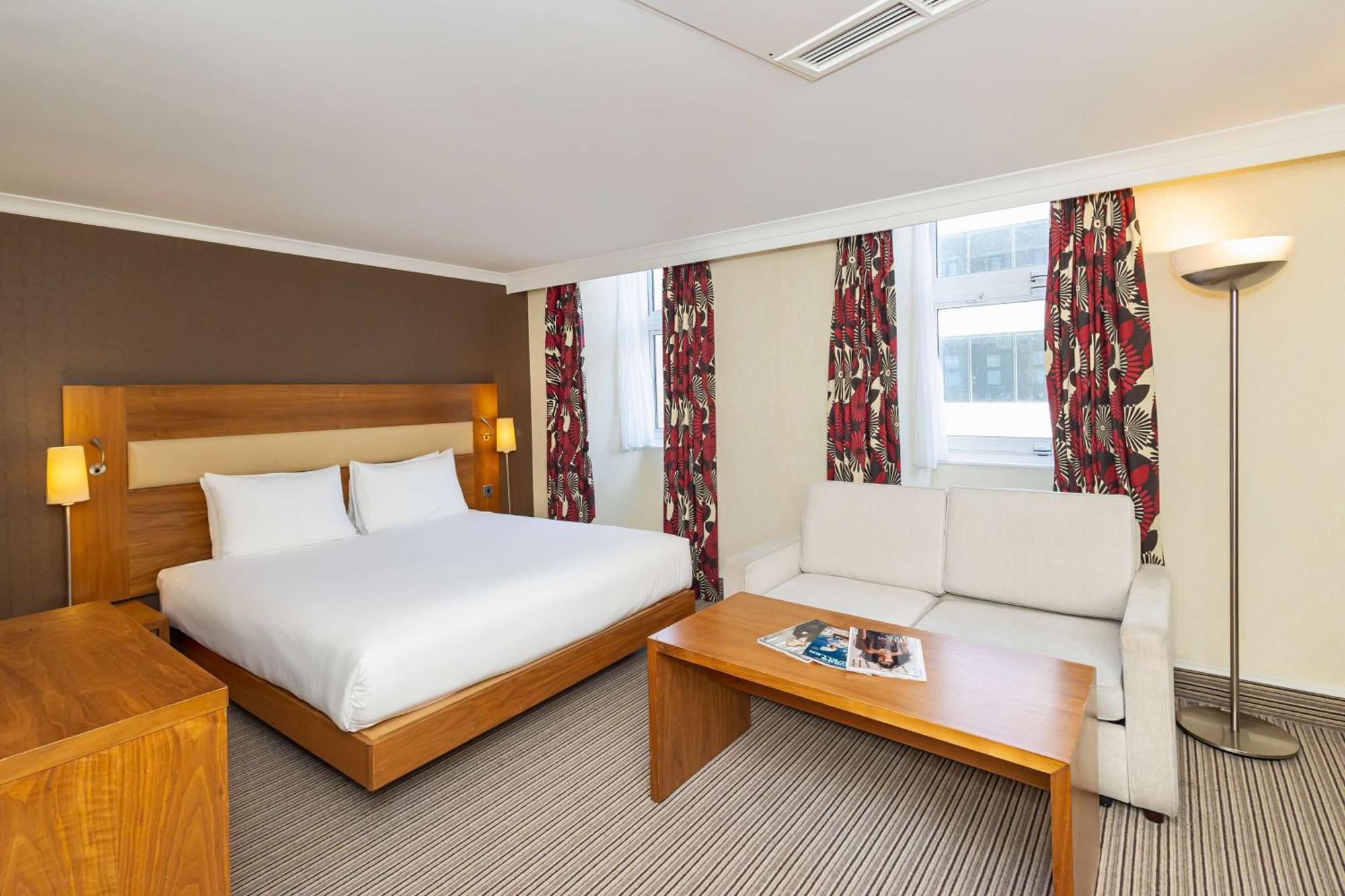 Готель Hilton London Olympia Екстер'єр фото