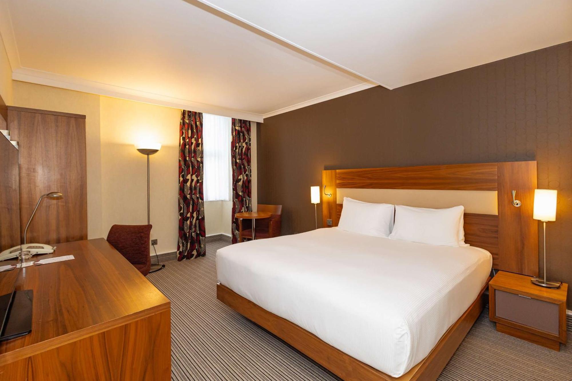 Готель Hilton London Olympia Екстер'єр фото