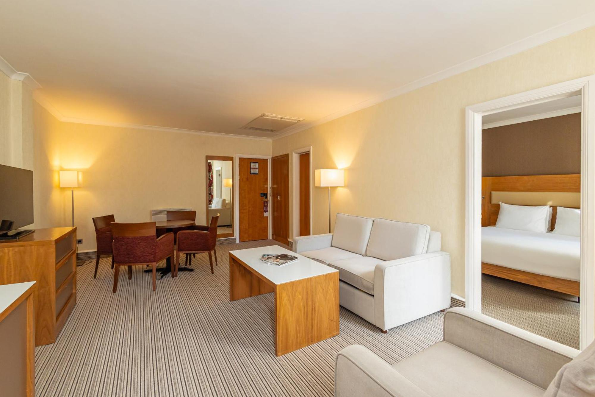 Готель Hilton London Olympia Екстер'єр фото